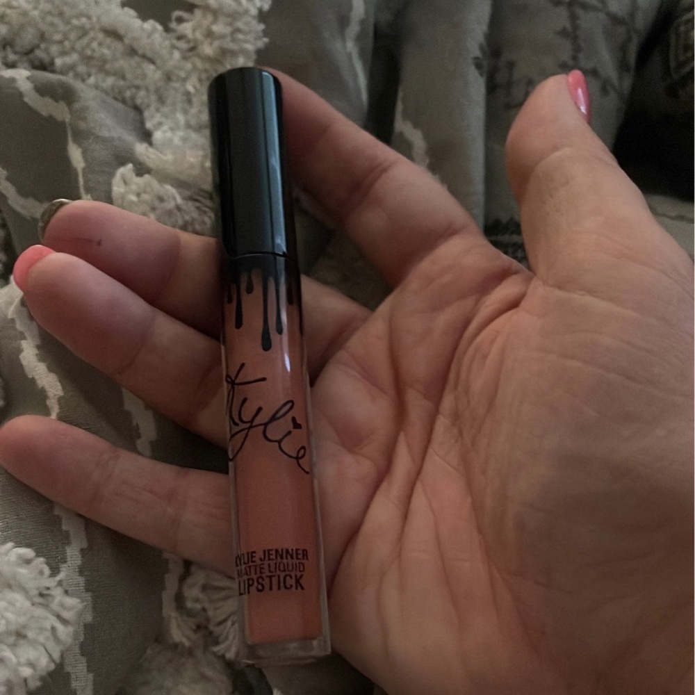 Kylie cosmetics lipstick